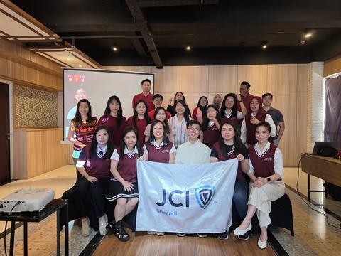 Dokumentasi kelas dan workshop AI fasilitator