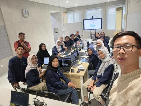 Dokumentasi kelas dan workshop AI fasilitator